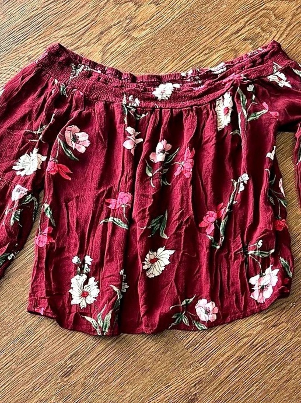 Hollister Floral Long Sleeve Blouse in Red Size Small
